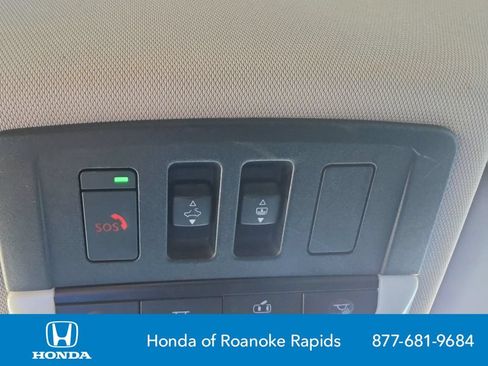 Used 2021 Nissan Rogue SL FWD image 28
