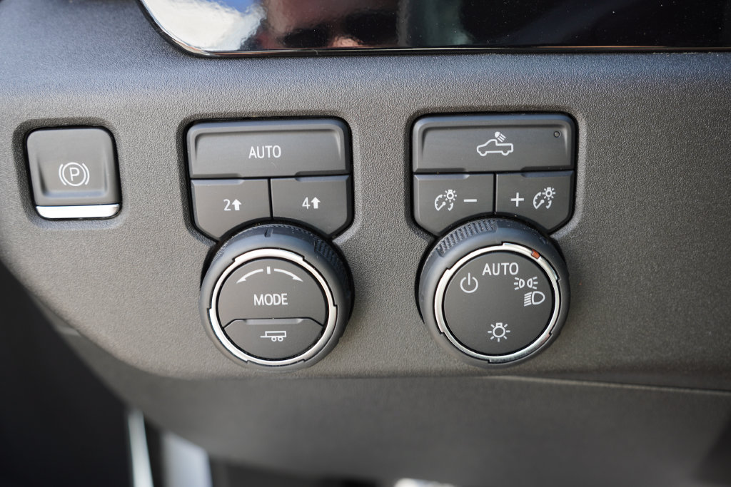Certified 2023 Chevrolet Silverado 1500 LT AWD/4WD image 23