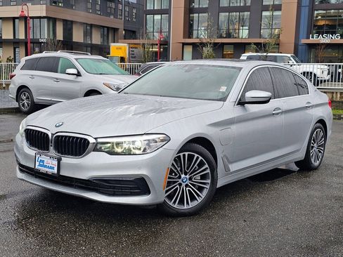 Used 2019 BMW 530e xDrive w/ Premium Package image 1
