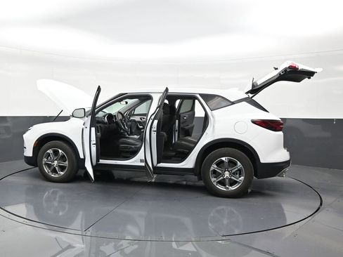 Used 2023 Chevrolet Blazer LT FWD image 30