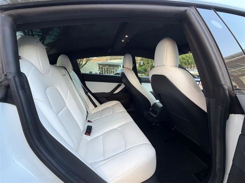 Used 2020 Tesla Model 3 Long Range image 22