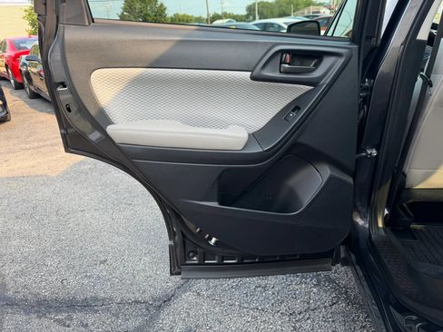 Used 2018 Subaru Forester 2.5i Premium AWD/4WD image 17