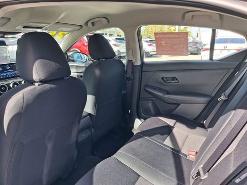 Used 2025 Nissan Sentra SV FWD image 15