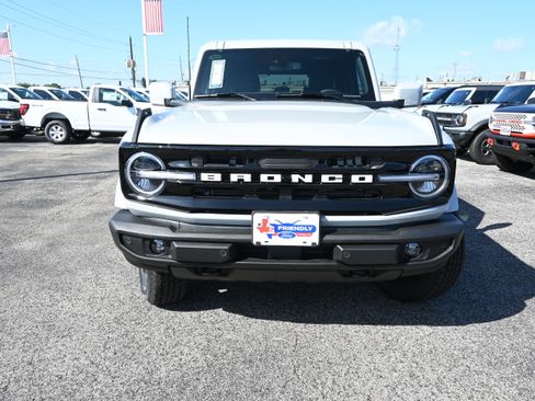 New 2026 Ford Bronco Outer Banks AWD/4WD image 9