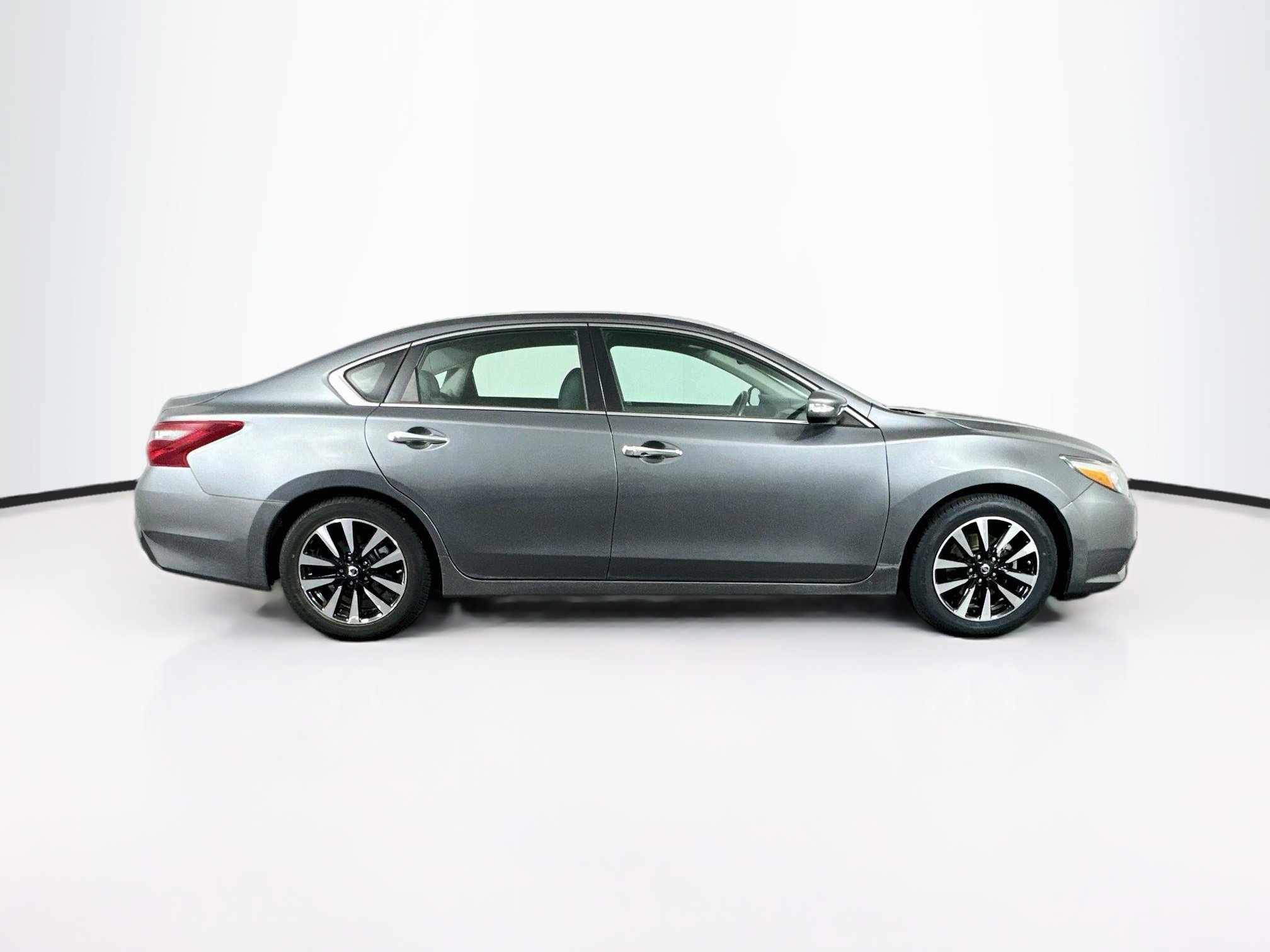 Used 2018 Nissan Altima 2.5 SL FWD image 10