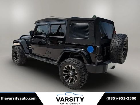 Used 2013 Jeep Wrangler Unlimited Sahara w/ Connectivity Group AWD/4WD image 3
