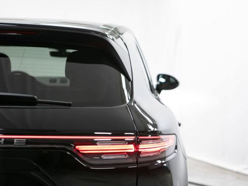 Certified 2023 Porsche Cayenne AWD/4WD image 21