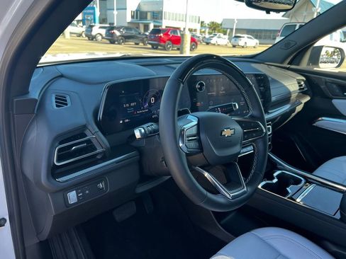 Used 2025 Chevrolet Traverse High Country image 54
