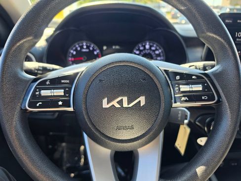 Certified 2022 Kia Forte LXS FWD image 16