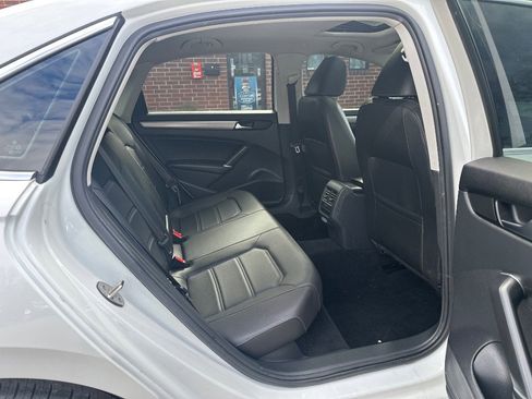 Used 2021 Volkswagen Passat 2.0T SE image 18