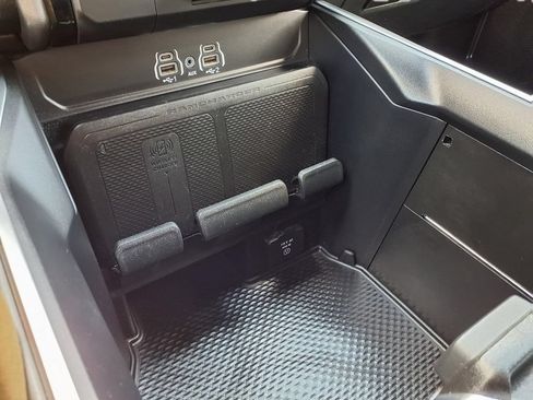 Certified 2025 RAM 1500 Big Horn AWD/4WD image 10