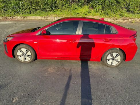 Used 2020 Hyundai Ioniq Blue FWD image 8