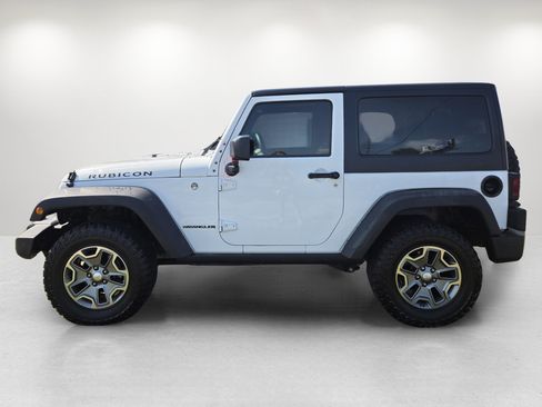 Used 2017 Jeep Wrangler Rubicon w/ Power Convenience Group AWD/4WD image 8