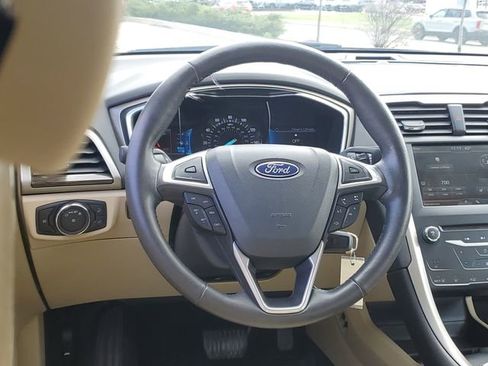 Used 2015 Ford Fusion SE w/ Equipment Group 202A image 12