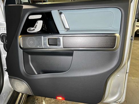 Used 2025 Mercedes-Benz G 550 image 10