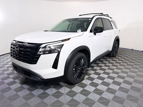 New 2026 Nissan Pathfinder SL w/ SL Premium Package image 3