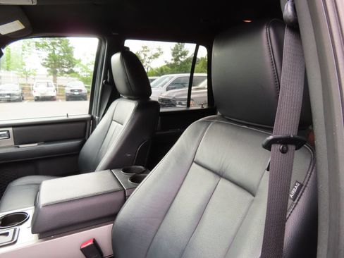 Used 2017 Ford Expedition XLT w/ Equipment Group 201A RWD image 27