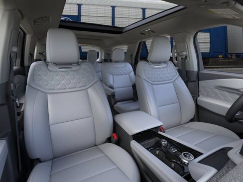New 2026 Ford Explorer Platinum w/ LUX Leather Package AWD/4WD image 10