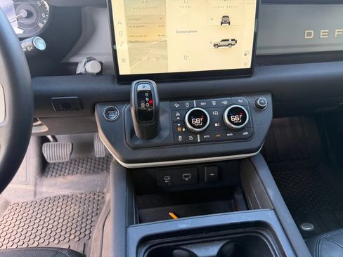 Used 2023 Land Rover Defender 130 SE AWD/4WD image 25