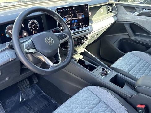 Used 2025 Volkswagen Tiguan S w/ 18" Wheel Package image 13