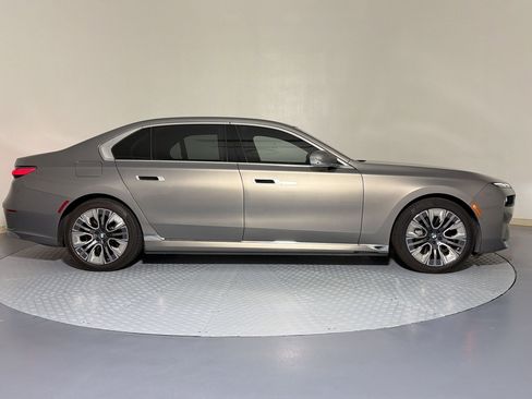 Certified 2023 BMW i7 xDrive60 w/ Parking Assistance Package AWD/4WD image 7