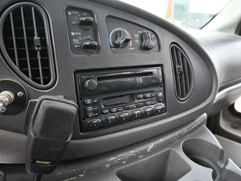 Used 2003 Ford E-450 and Econoline 450 RWD image 36