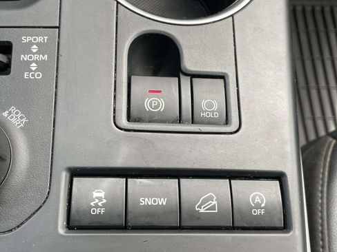 Used 2022 Toyota Highlander XSE AWD/4WD image 23