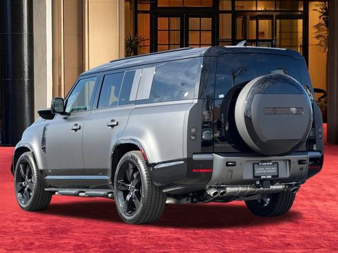 New 2026 Land Rover Defender 130 V8 image 4