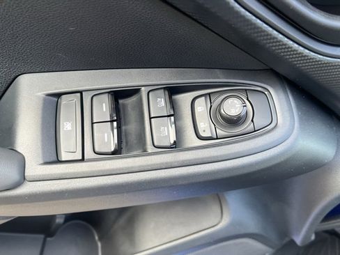 Used 2025 Subaru Crosstrek 2.0i image 20