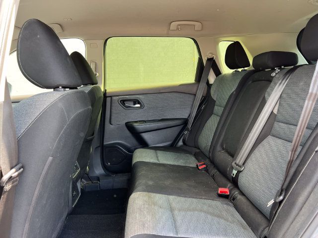 Used 2023 Nissan Rogue SV AWD/4WD image 4
