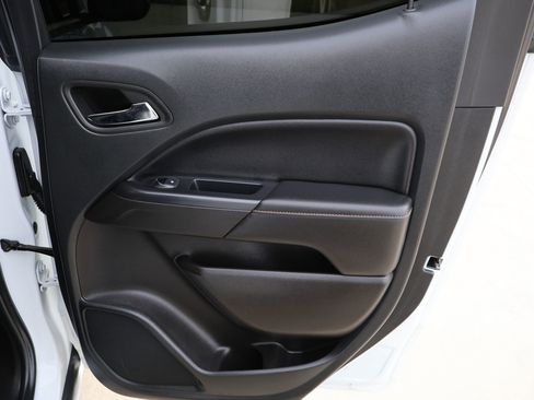 Used 2022 GMC Canyon AT4 w/ Trailering Package image 15