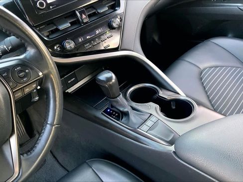 Used 2024 Toyota Camry SE image 15