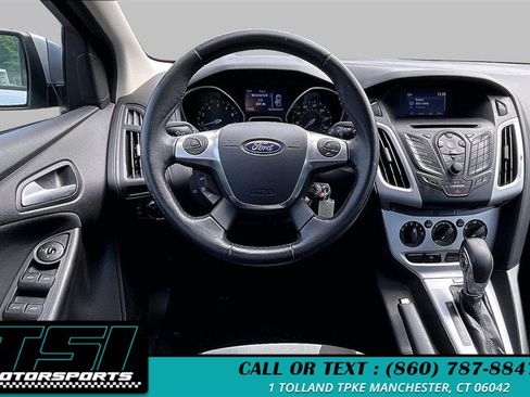 Used 2014 Ford Focus SE w/ SE Sport Package FWD image 5