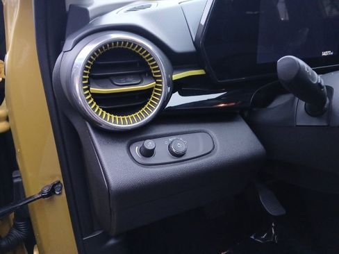 Used 2024 Chevrolet Trax ACTIV w/ Sunroof Package image 20