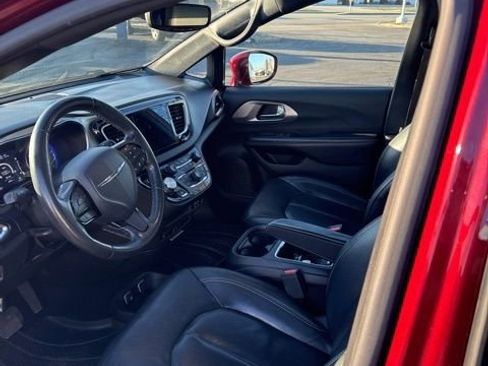 Used 2019 Chrysler Pacifica Touring-L Plus w/ Advanced Safetytec Group image 10