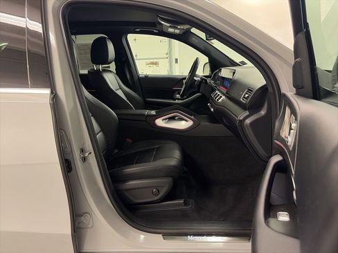 Used 2024 Mercedes-Benz GLE 350 4MATIC w/ AMG Line Exterior image 17