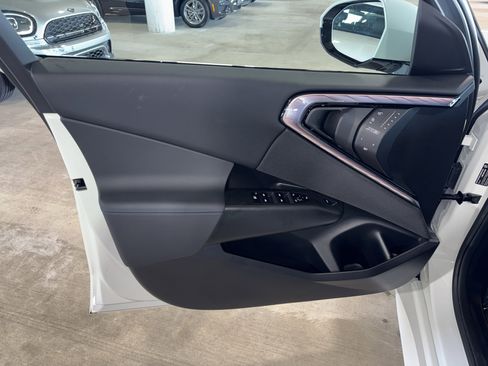 Certified 2025 BMW X3 xDrive30i w/ M Sport Package image 17