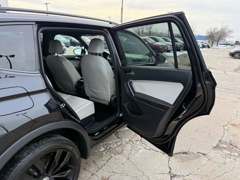 Used 2021 Volkswagen Tiguan SE R-Line image 23