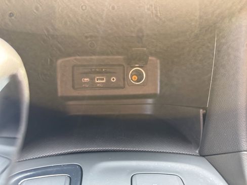 Used 2023 Chevrolet Equinox RS w/ RS Leather Package image 33