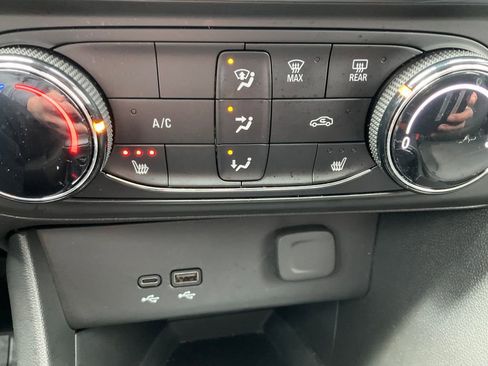 Used 2024 Buick Encore GX Preferred w/ Comfort Package AWD/4WD image 10