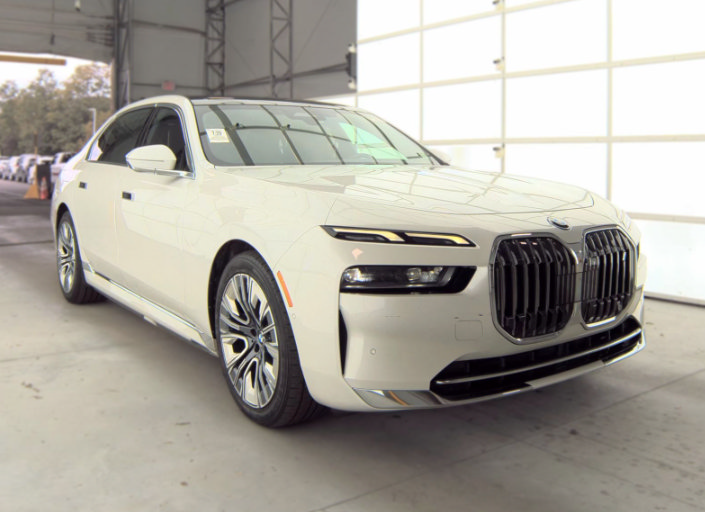 Used 2023 BMW i7 xDrive60 AWD/4WD image 1