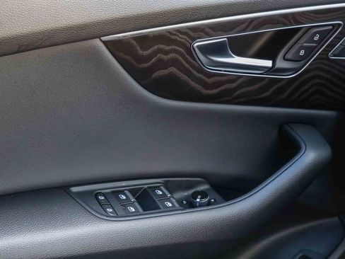 Used 2022 Audi Q8 Premium Plus image 15