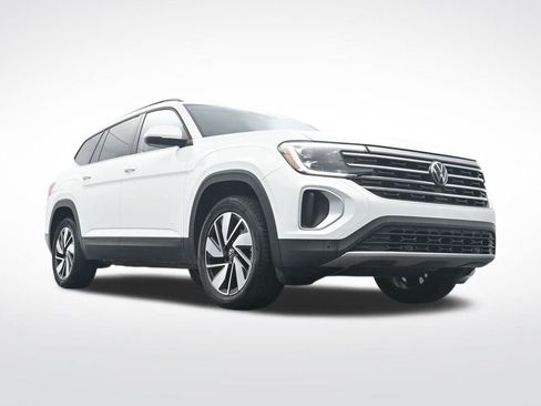 Used 2024 Volkswagen Atlas SE image 32