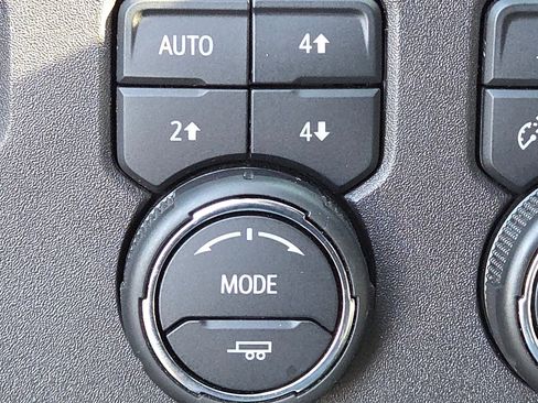 Used 2023 Chevrolet Silverado 1500 LT Trail Boss w/ LT Trail Boss Premium Package image 6