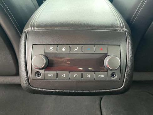 Used 2015 GMC Acadia Denali image 28