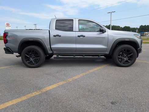 Used 2025 Chevrolet Colorado Trail Boss AWD/4WD image 6