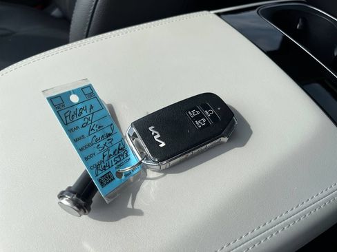 Used 2024 Kia Carnival SX Prestige FWD image 34