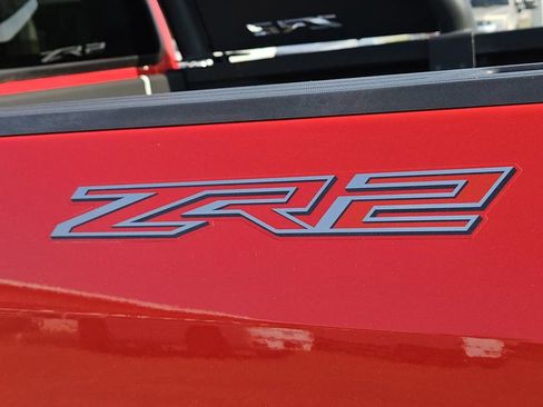 Used 2019 Chevrolet Colorado ZR2 w/ ZR2 Dusk Special Edition image 8