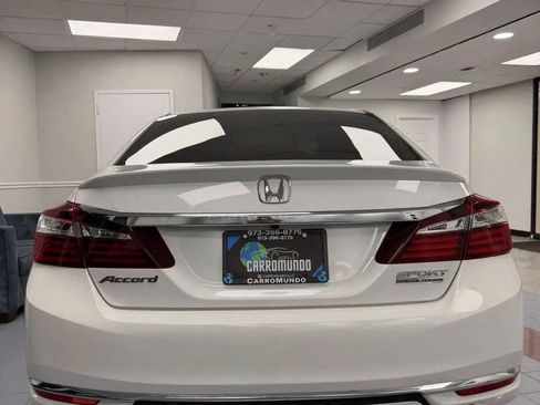 Used 2017 Honda Accord Sport Special Edition image 5