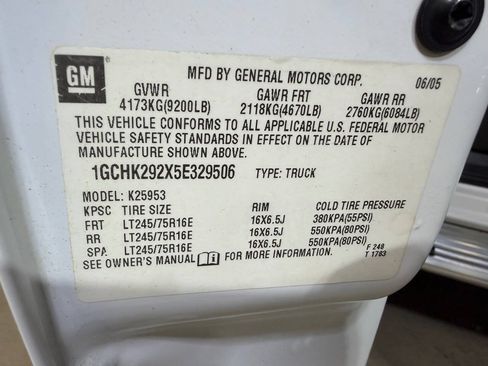 Used 2005 Chevrolet Silverado 2500 LT w/ Heavy-Duty Power Package AWD/4WD image 35